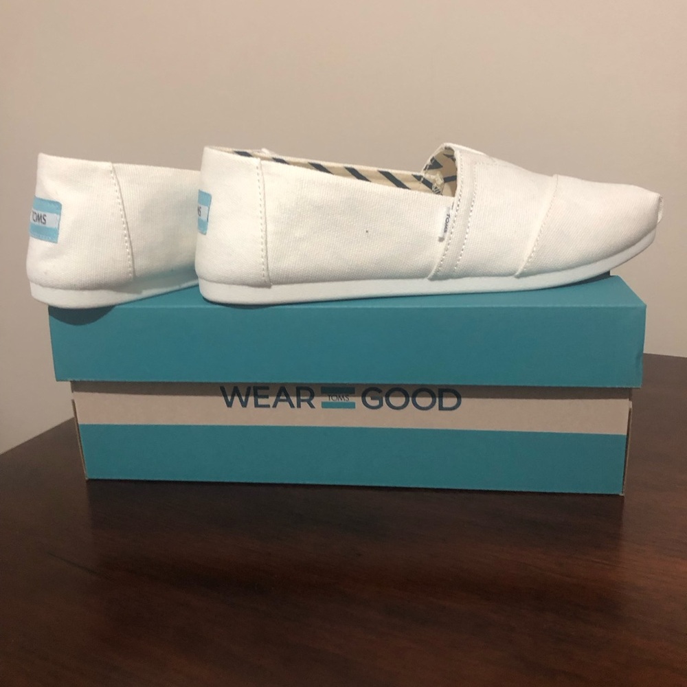Toms Slip-On with Black Chevron Pattern on Cream Canvas
